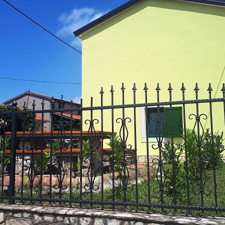 Apartment Terra Rossa Kastelir Exterior photo