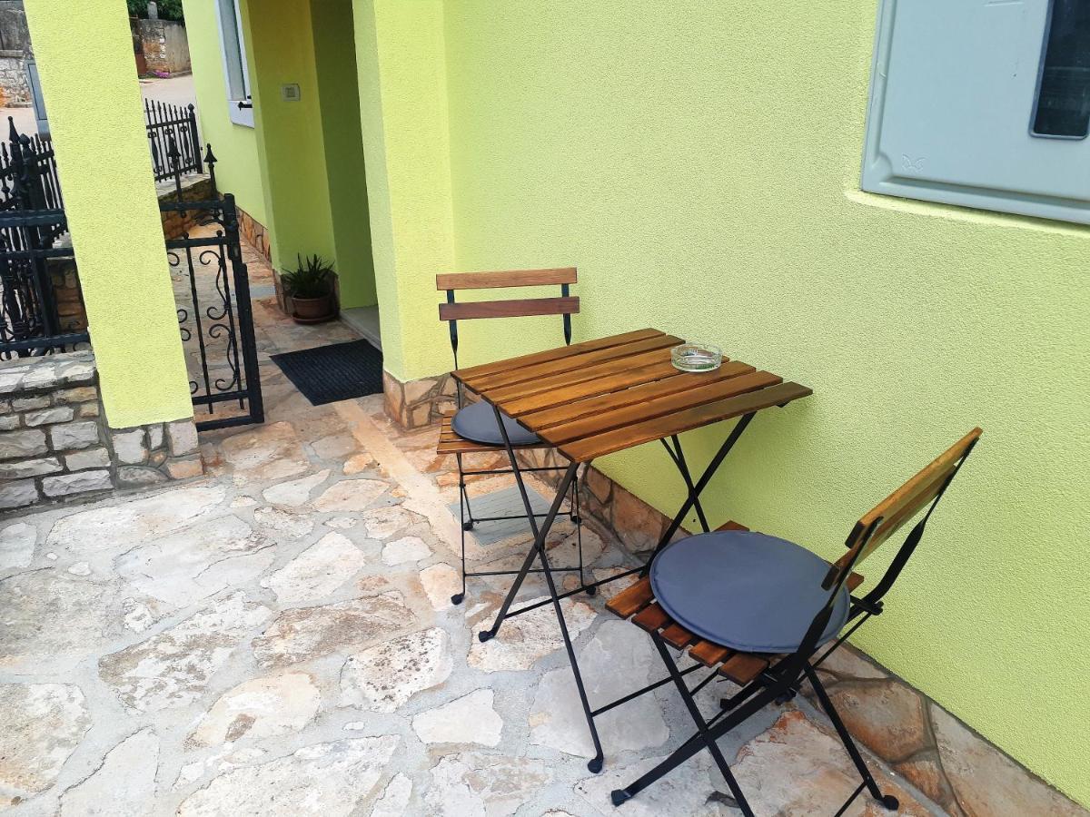 Apartment Terra Rossa Kastelir Exterior photo